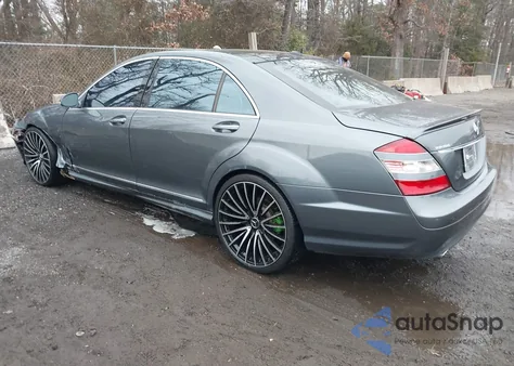 2008 Mercedes-Benz S 550 4Matic z USA, uszkodzony, nr VIN WDDNG86X48A175433